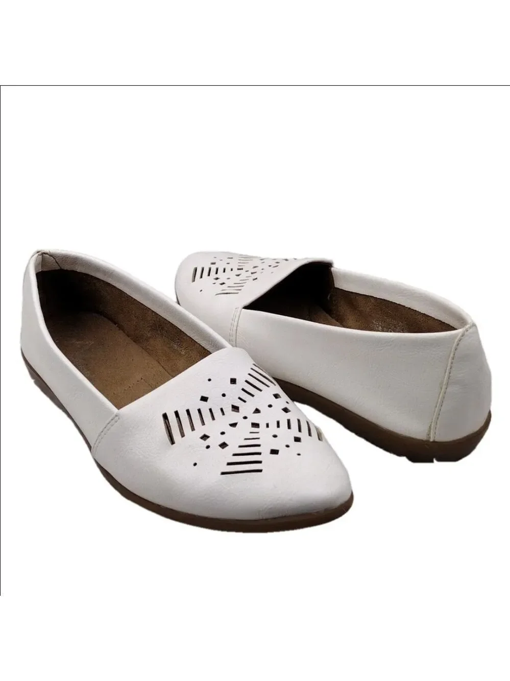 A2 Aerosoles White Faux Leather Geometric Cut Out Almond Toe Slip On Ballet Flat